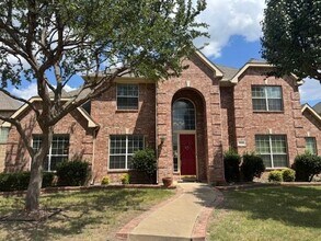 Building Photo - 14886 Daneway Dr