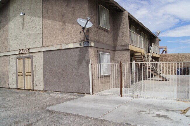 Foto del edificio - 2304 Saturn Ave