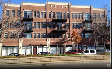 Building Photo - 837 S Western Ave