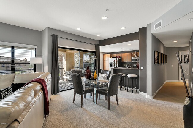 Foto del edificio - 21320 N 56th St