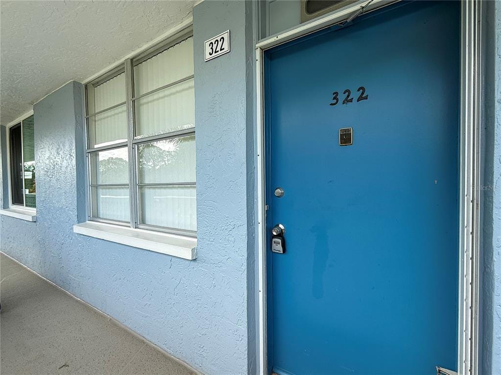 Foto principal - 4880 Locust St NE