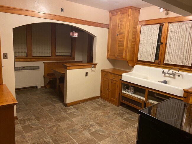 Foto del edificio - 304 N Main St