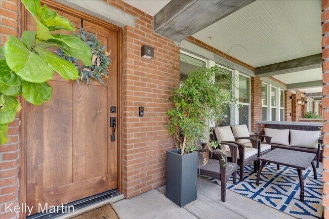 Foto del edificio - 2 br, 2.5 bath House - 808 N. 4th Ave #8