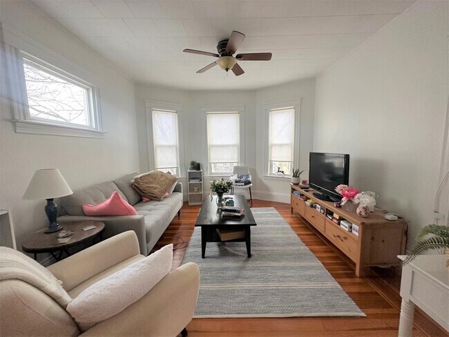 Foto del edificio - 137 Dudley St