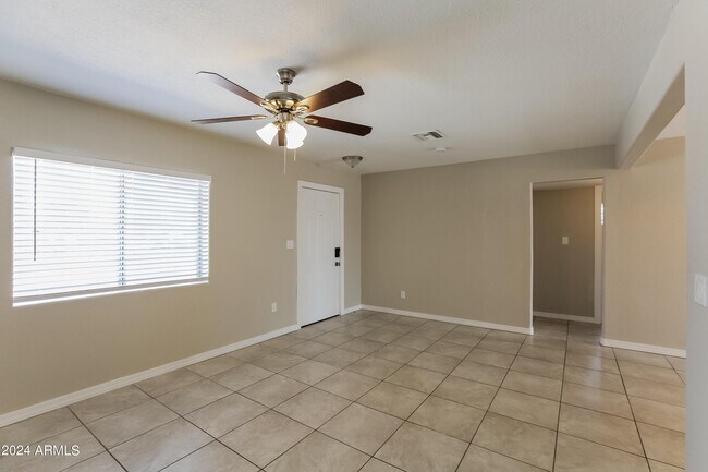 Building Photo - 2131 E Corona Ave