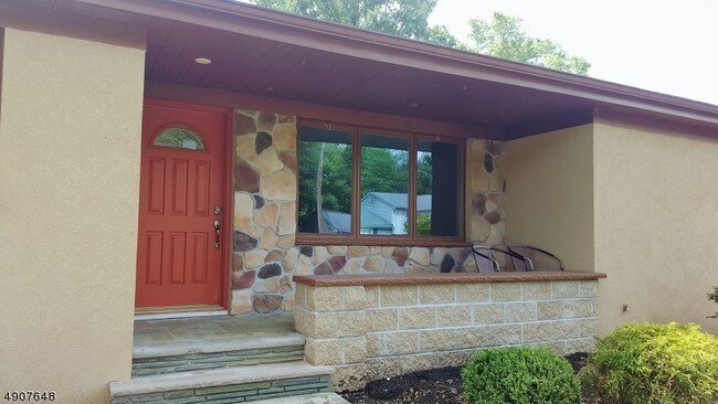 Building Photo - 12 Matt Dr