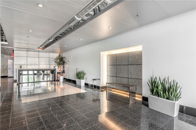 Foto del edificio - 8101 Biscayne Blvd