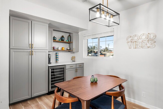 Foto del edificio - 2207 N 28th Pl