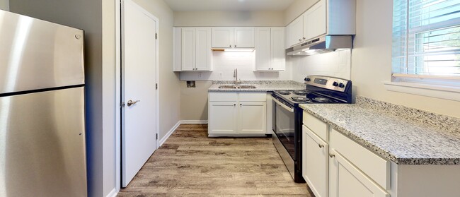 Renovated Two Bedroom at Cypress Grove in Wilmington, NC - Cypress Grove Apartments