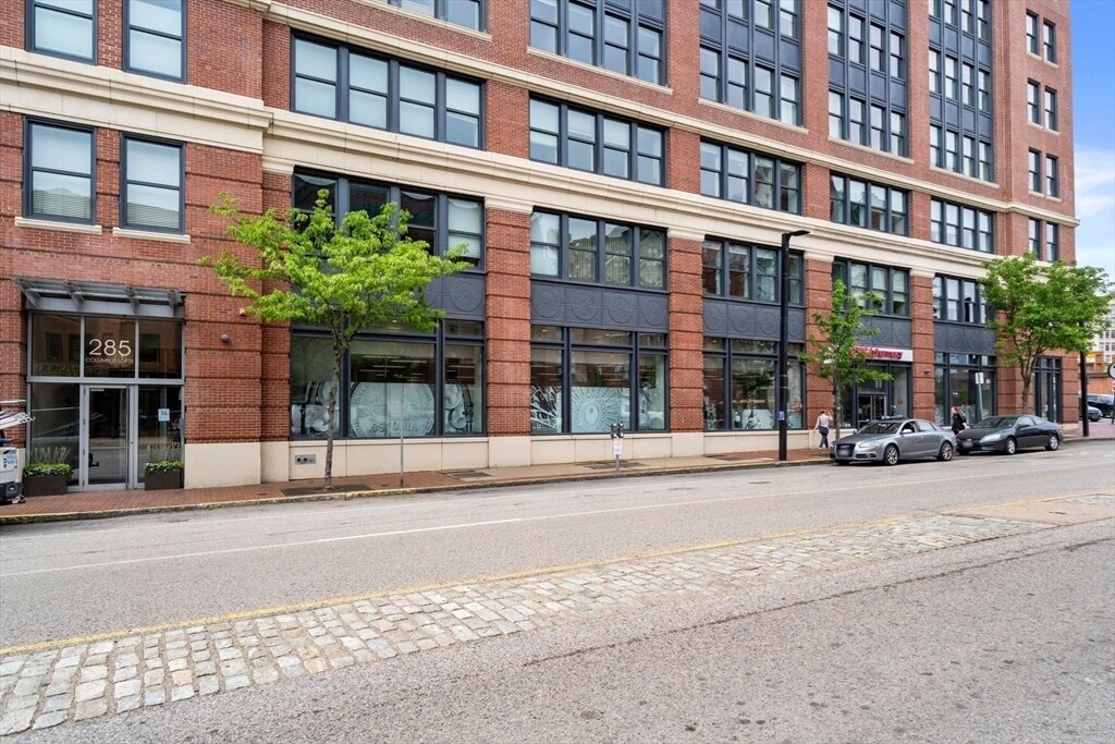 Primary Photo - 285 Columbus Ave
