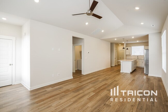 Building Photo - 7000 Park Knoll Dr