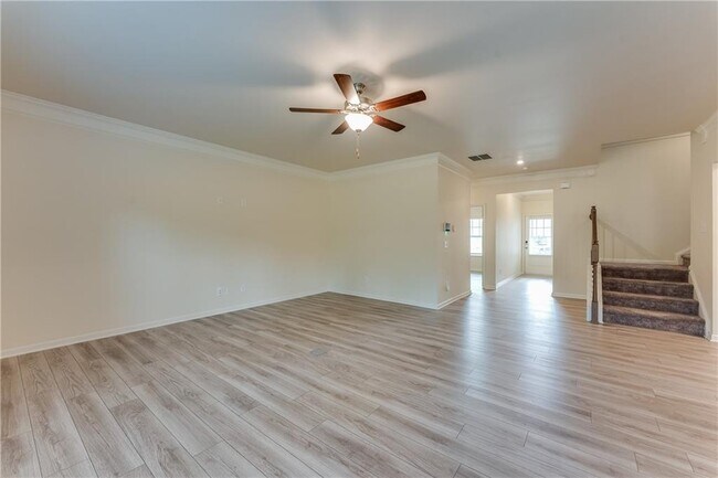 Foto del edificio - 5261 Burrus Ln