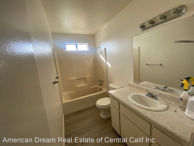 Foto del edificio - 2 br, 1 bath House - 938 W. Seventh St