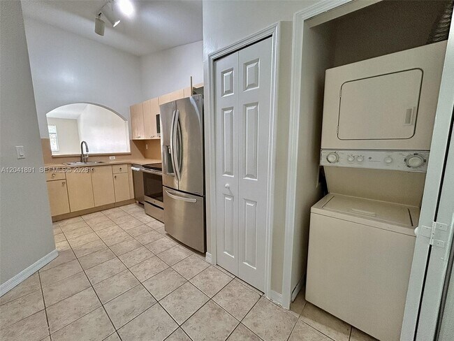 Foto del edificio - 1270 SE 28th Ct