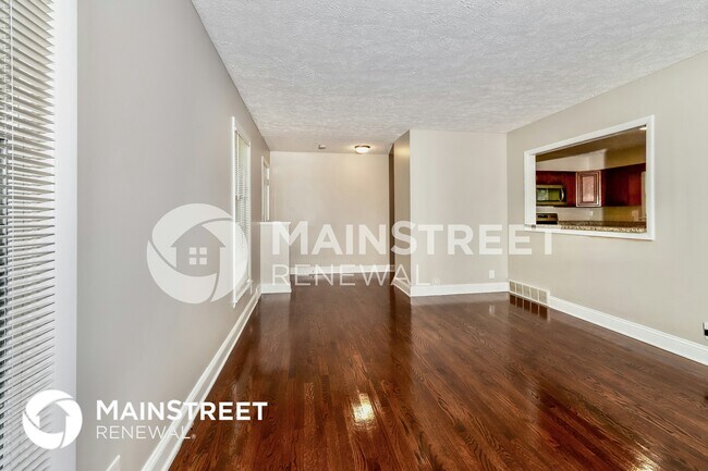 Foto del edificio - 2600 Garden Lake Ln