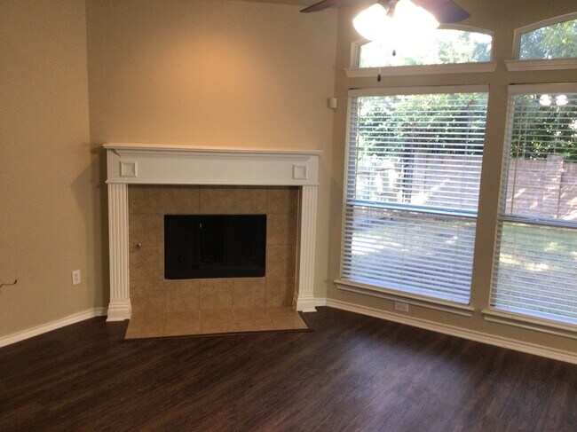 Building Photo - 6811 Shore Breeze Court