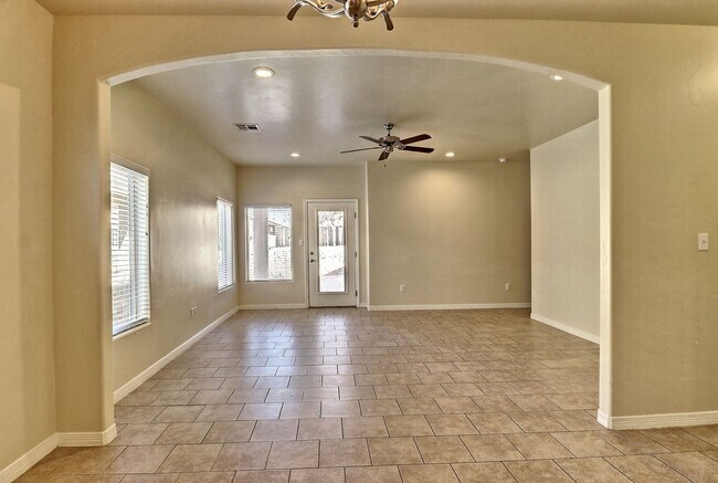 Building Photo - 4979 Bosworth - 4BR - 2BA -  $1895 - To sc...