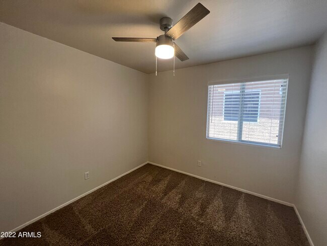 Building Photo - 2120 E Rosemonte Dr