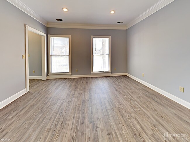 Building Photo - 242 Chisolm Cir