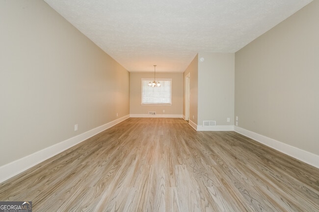 Building Photo - 17 Juliana Ct