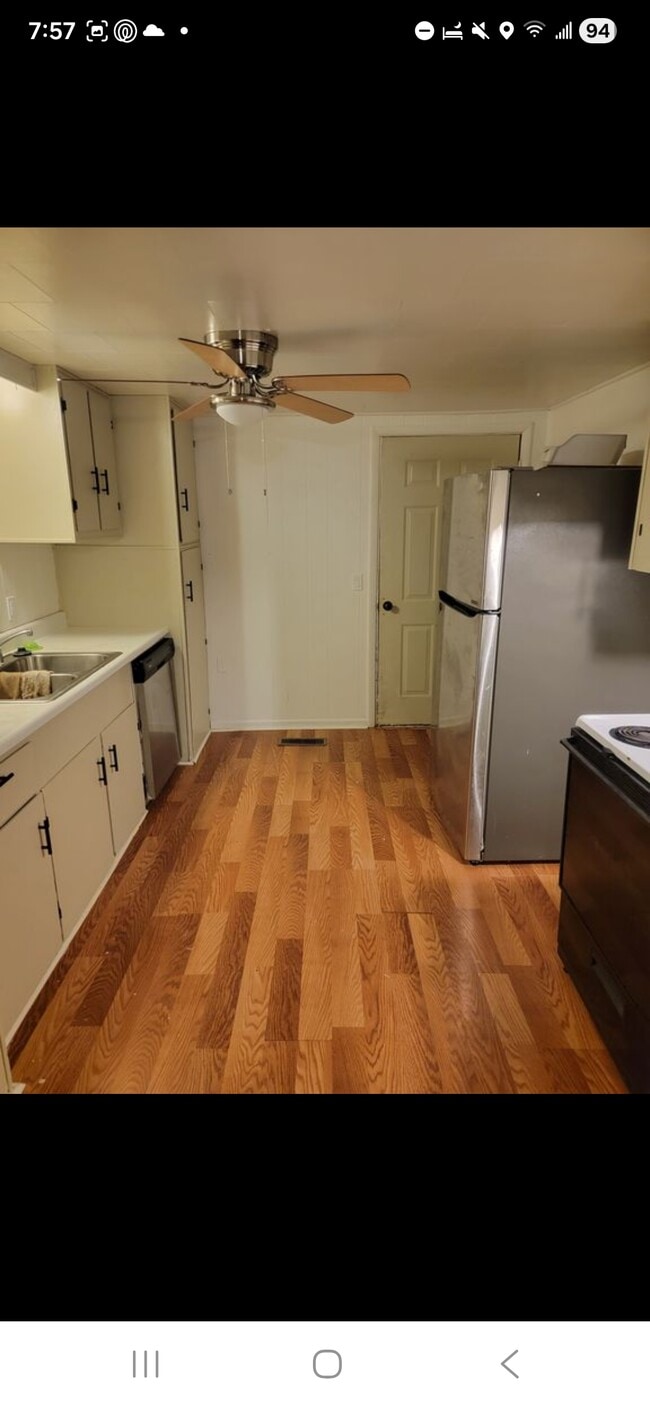 Building Photo - 800 South Dr