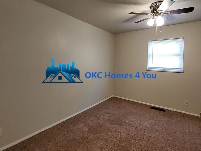 Foto del edificio - 3 bedroom duplex. Move-In Ready!
