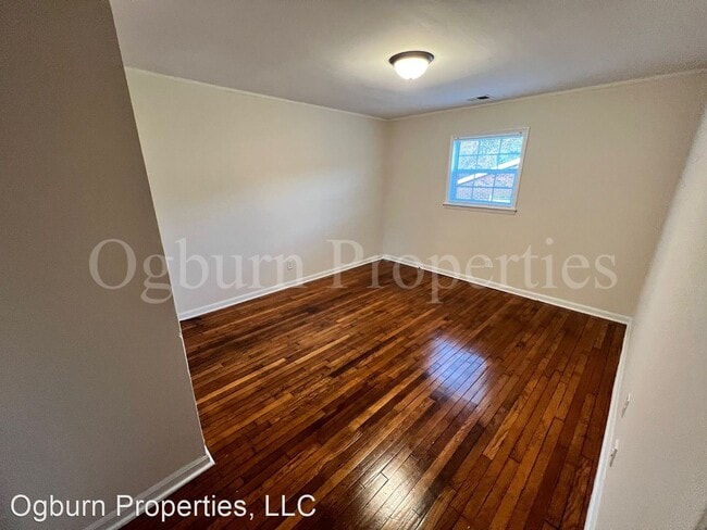 Foto del edificio - 3 br, 1 bath House - 5011 LANSING DRIVE