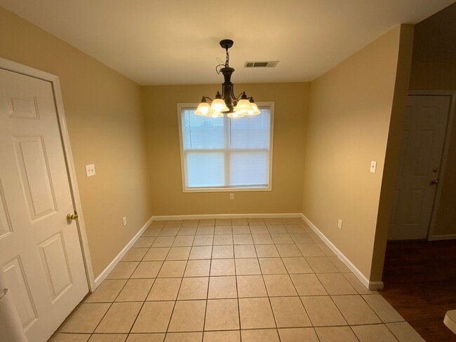 Foto del edificio - 10-12 Chesney Drive