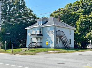 Building Photo - 689 Main St
