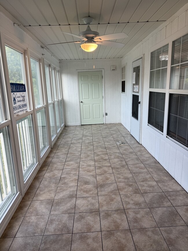 Building Photo - 6826 N Olive St