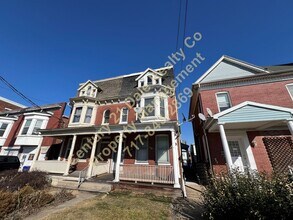 Building Photo - 1305 N George St