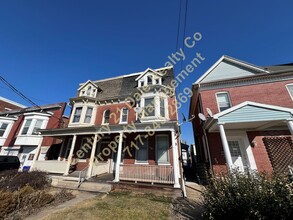 Building Photo - 1305 N George St