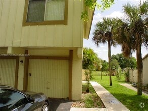 Building Photo - 5834 NW 21st St