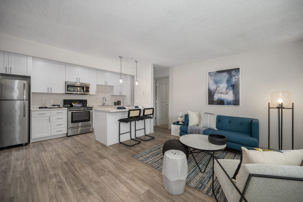 Foto principal - Pinecrest Apartments