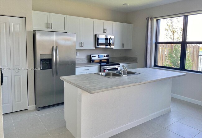 Foto del edificio - 10265 SW 231st Ln