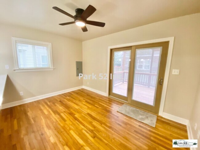 Building Photo - 422 S 40th St