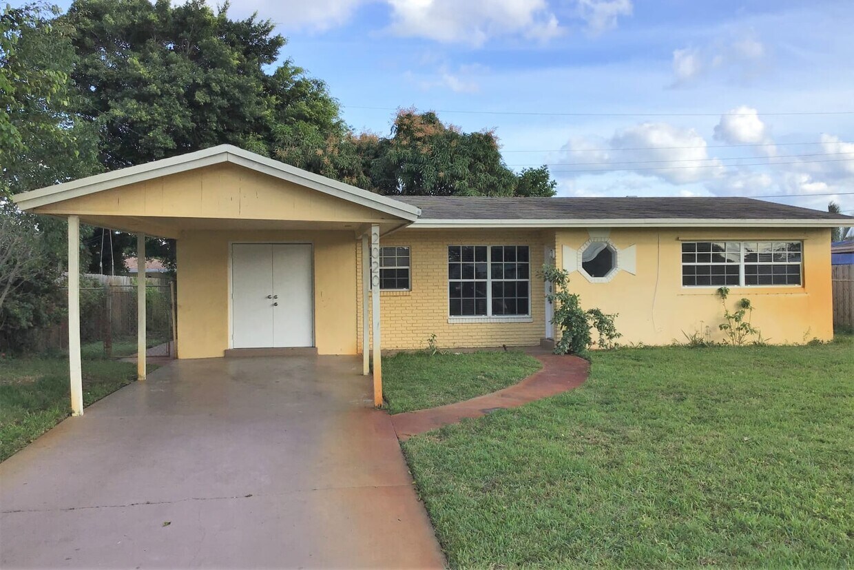 Primary Photo - 2020 NW 1st Ave