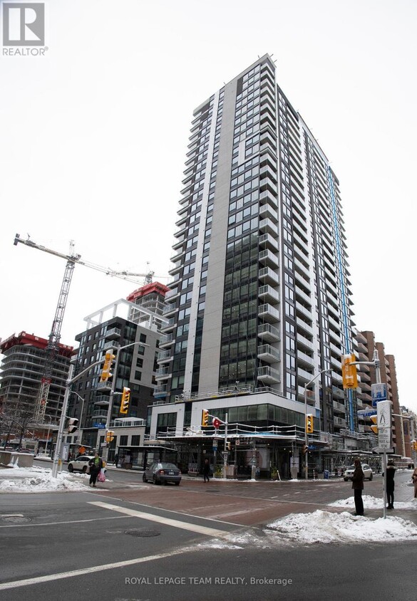 Primary Photo - 340-2340 Queen St