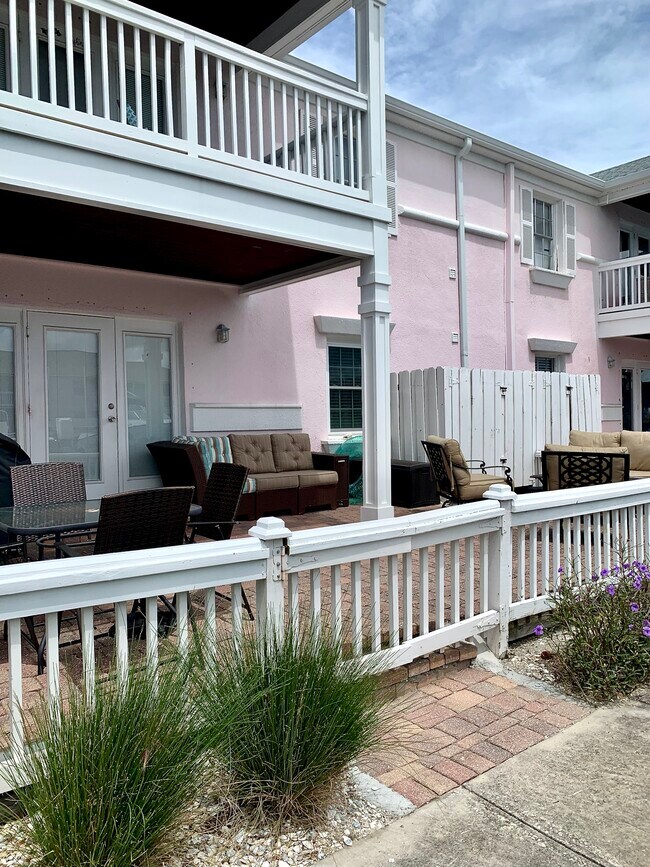 Foto del edificio - 4834 Beach Dr SE