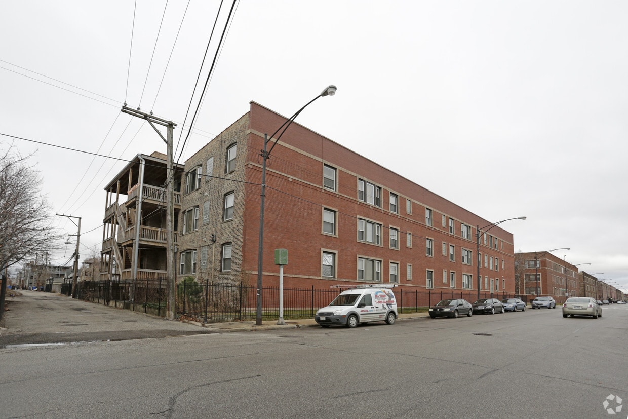 Building Photo - 6101-6107 S Kimbark Ave