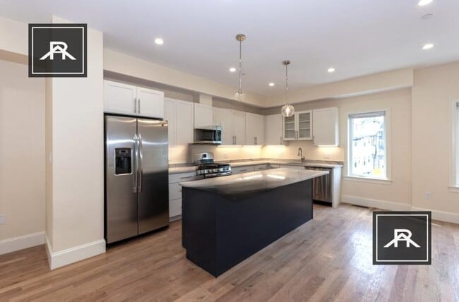 Foto del edificio - 4 bedroom in Brighton MA 02135