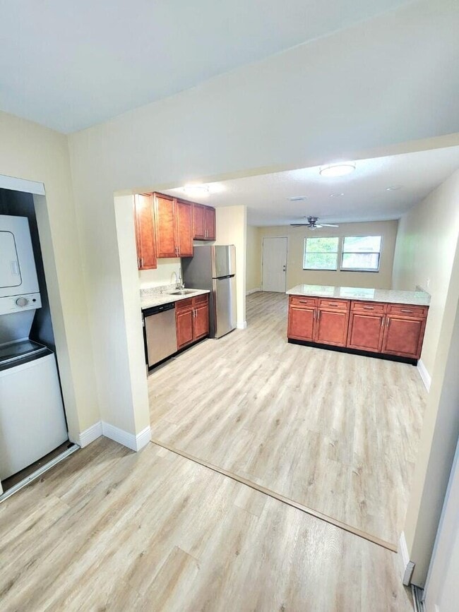 Foto del edificio - 4875 Orlando Ave