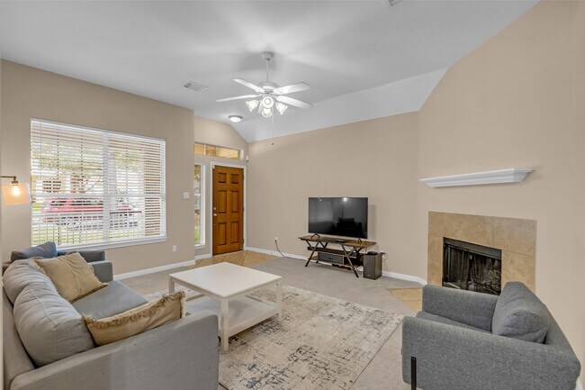 Foto del edificio - 2919 Whitman Dr