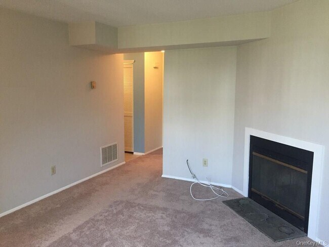 Foto del edificio - 2805 Whispering Hills Dr