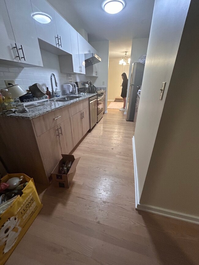 Kitchen - 846 S Morgan St