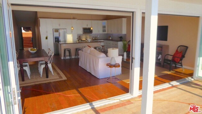 Foto del edificio - 25164 Malibu Rd