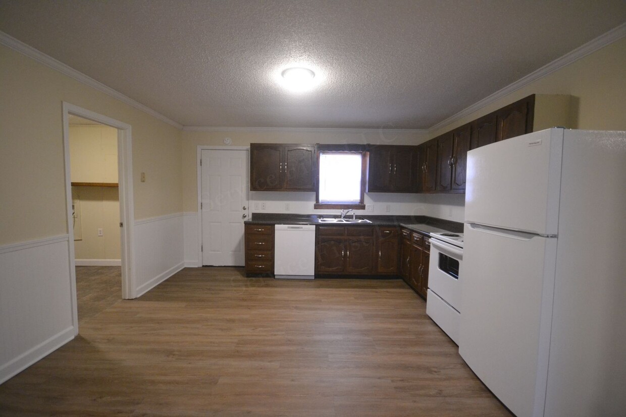 Foto principal - 3 Bed 1 Bath 1300 SQFT Home in Bolivar! Ca...