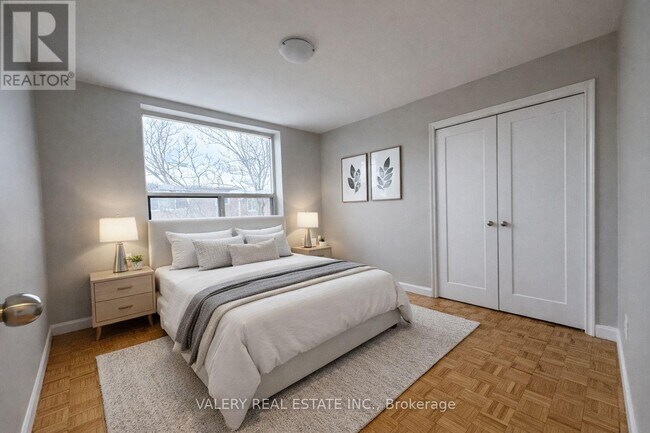 Photo du bâtiment - 815 Kennedy Rd