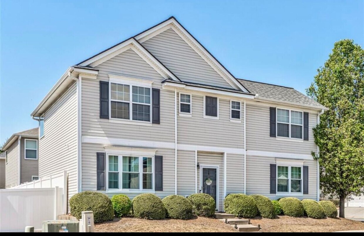 Foto principal - 3912 Cutler Donahoe Way