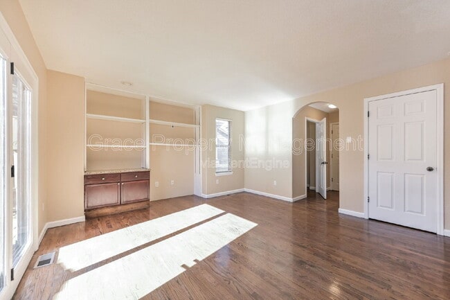 Building Photo - 19402 E Hamilton Pl